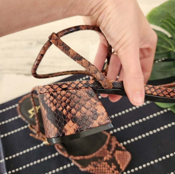 Marc Fisher Jiny 2 Square Toe Snakeskin Ankle Strap Block Heel Sandal 8 - Picture 2 of 6